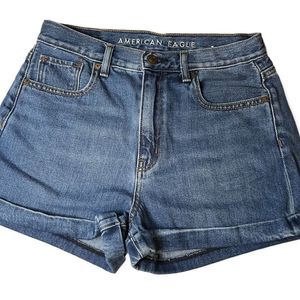 American Eagle Gently Worn Jean Short Shorts. Size 4.